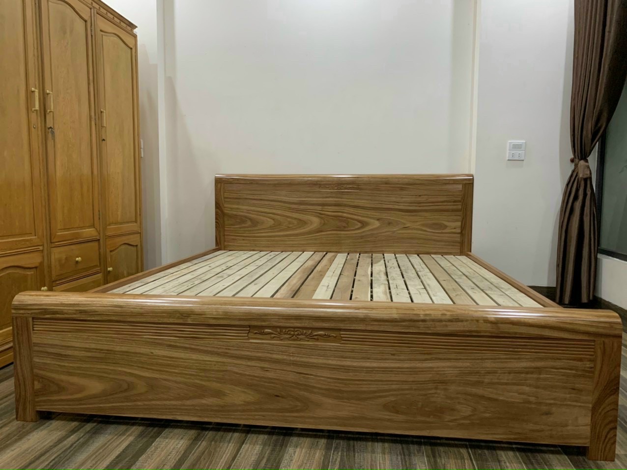 Giuờng Gỗ Teck Hương  1m8*2m Hải Phòng.